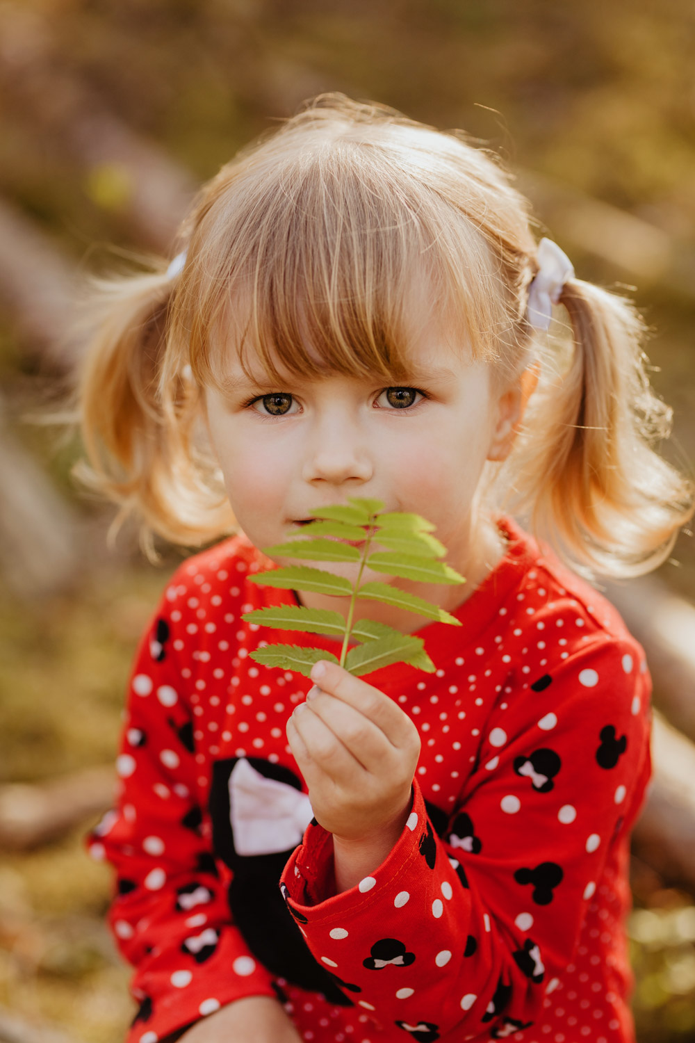 Sesja rodzinna w kwitnącym sadzie | fotografia dziecięca | Iga Ola Anita i Kuba