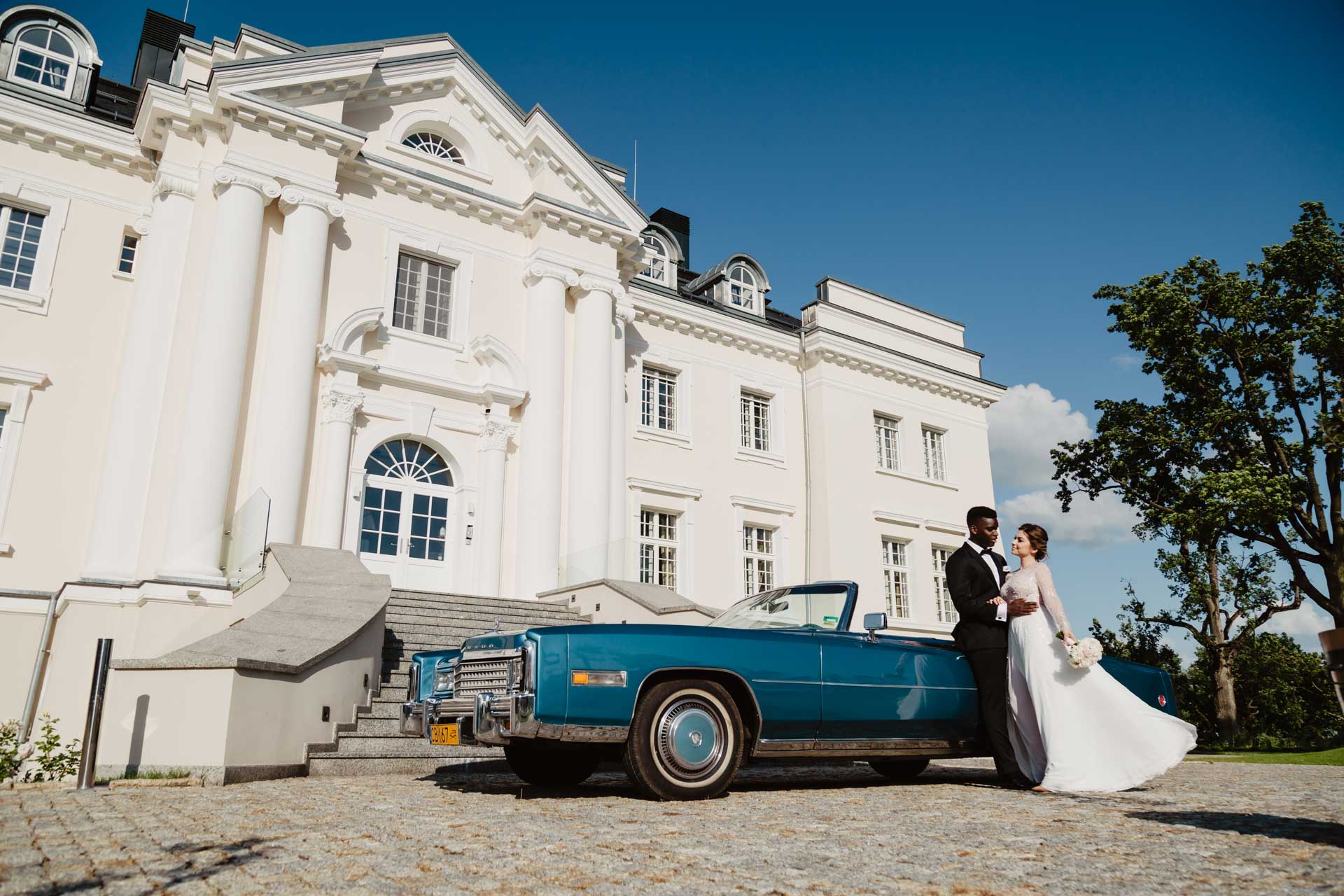 Sesja ślubna w Pałacu Komierowo - Karolina i Niamba