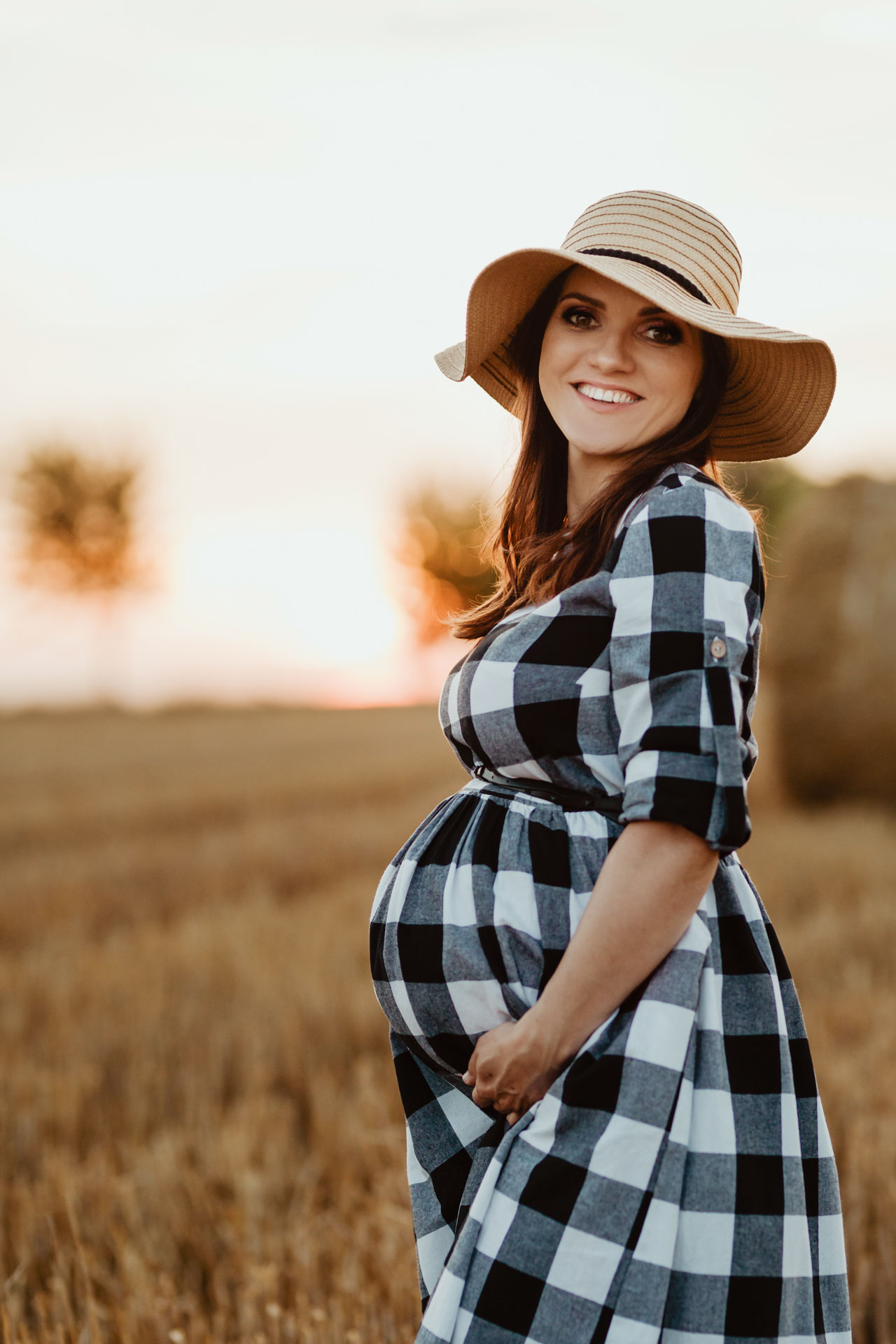 Sesja ciążowa o zachodzie słońca | Agata, Hania i Kuba