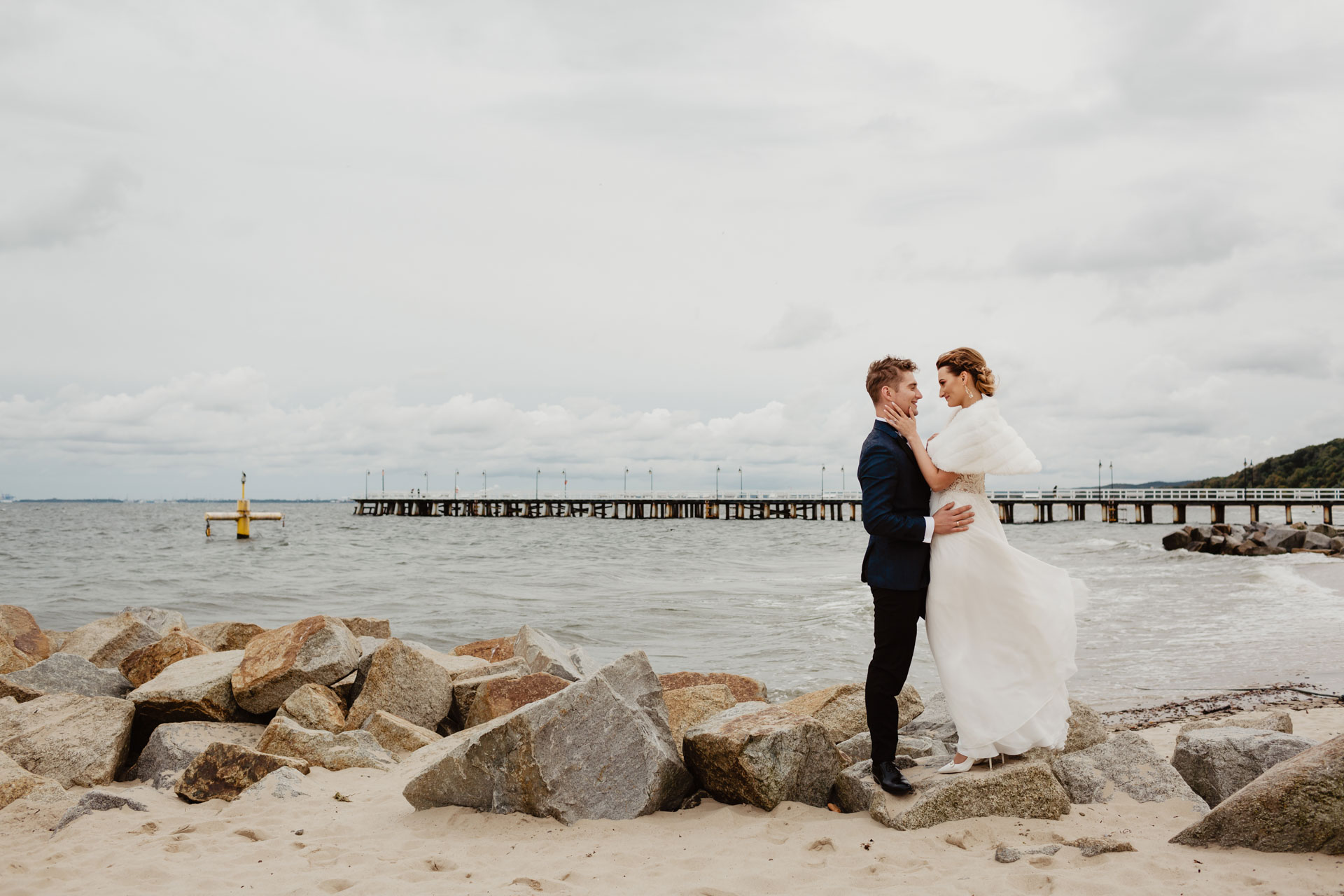 Sesja ślubna nad morzem Patrycji i Arka | Klif Orłowski