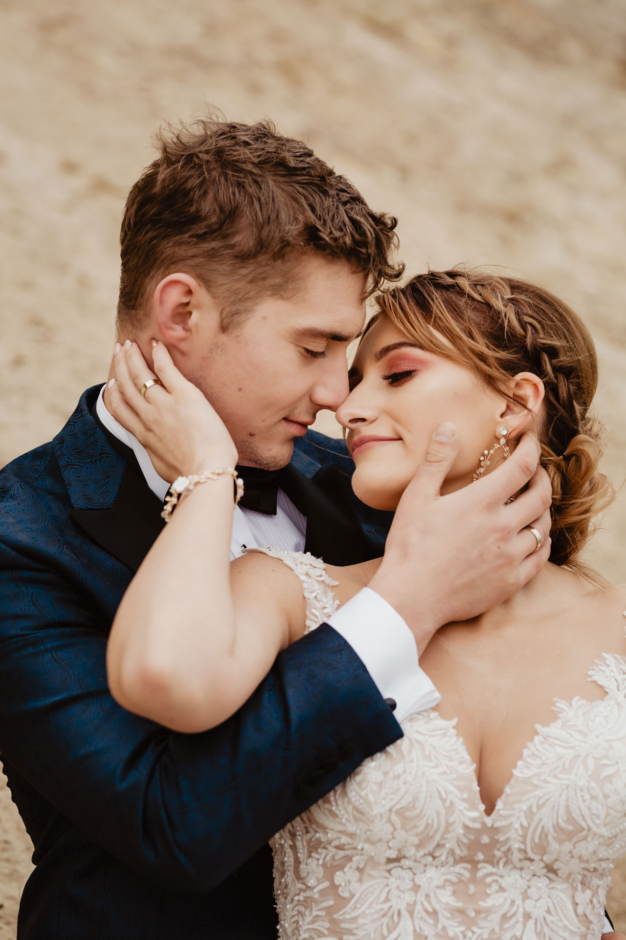 Sesja ślubna nad morzem Patrycji i Arka | Klif Orłowski