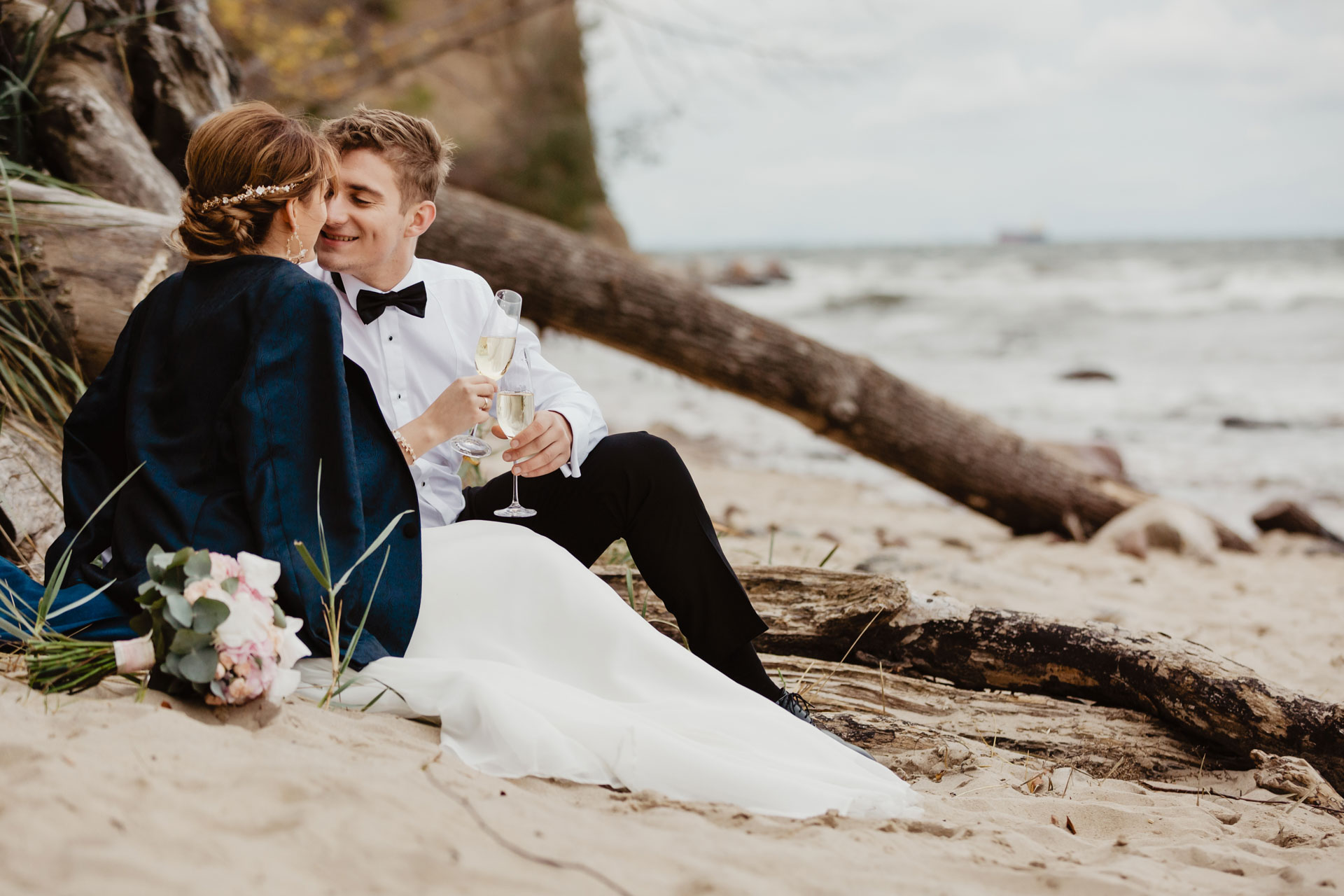 Sesja ślubna nad morzem Patrycji i Arka | Klif Orłowski