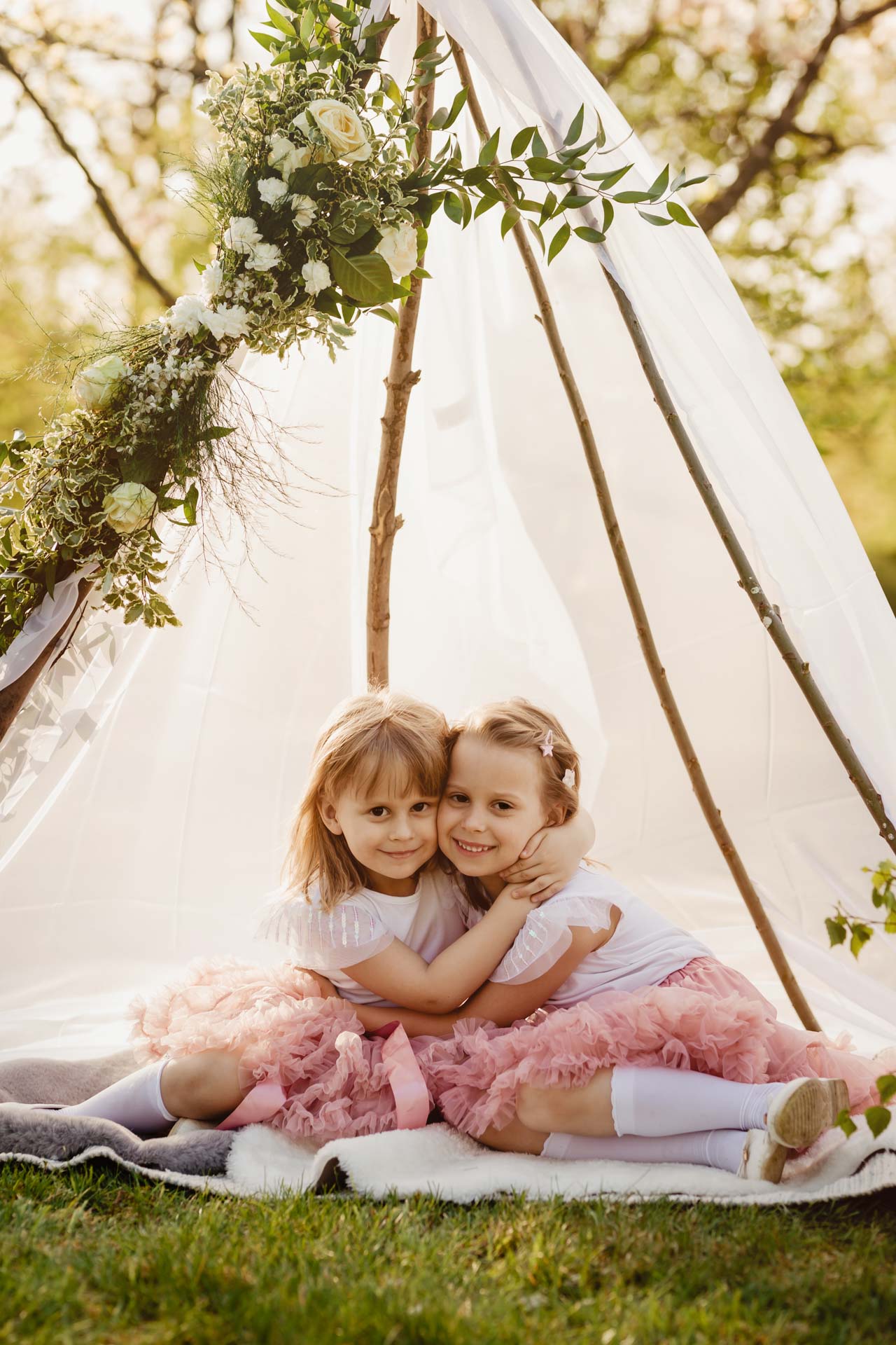 Sesja rodzinna wśród kwitnących magnolii