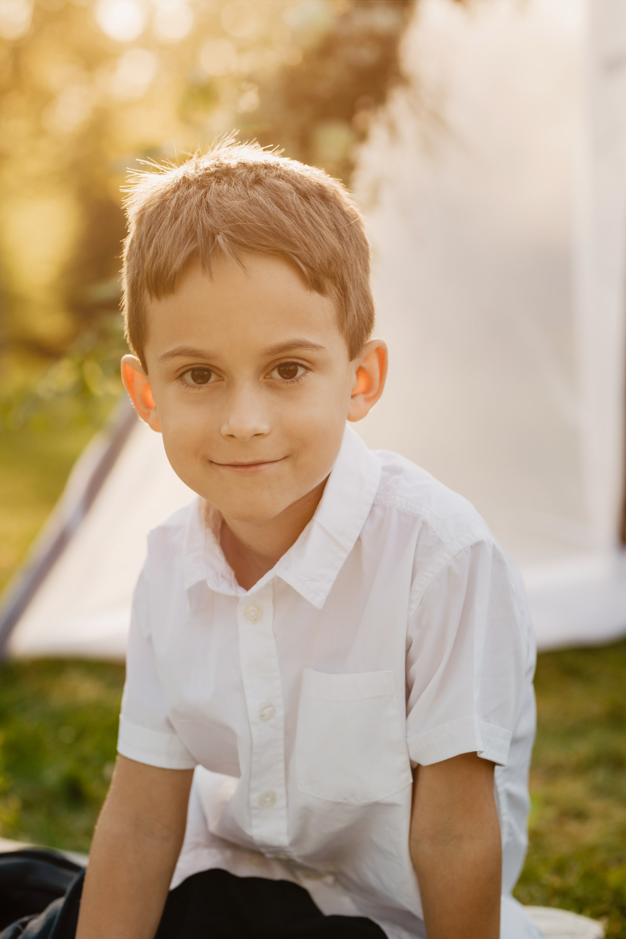 Sesja rodzinna wśród kwitnących magnolii