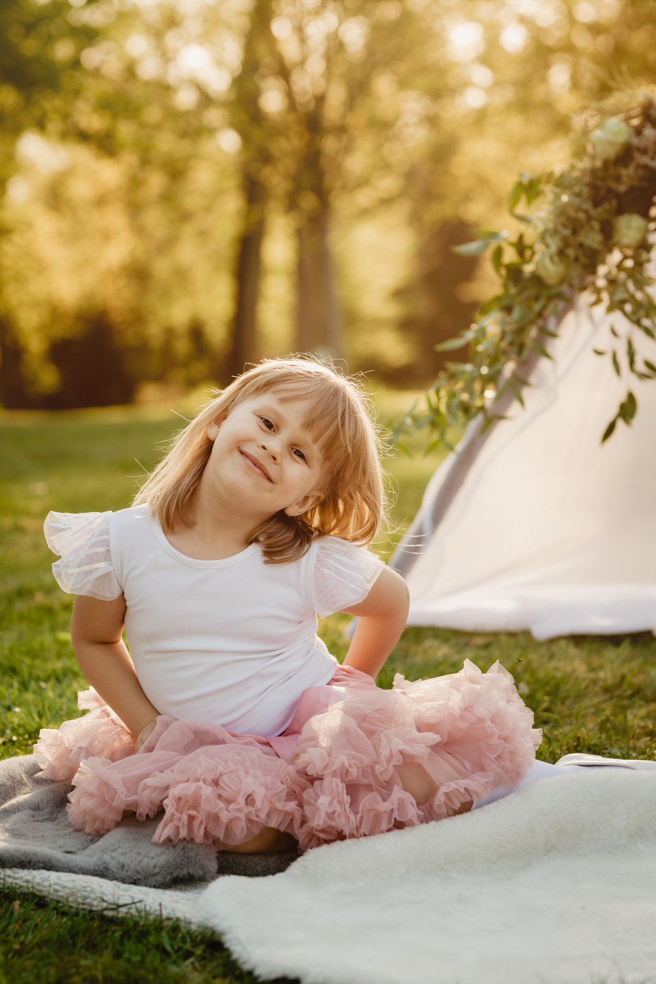 Sesja rodzinna wśród kwitnących magnolii