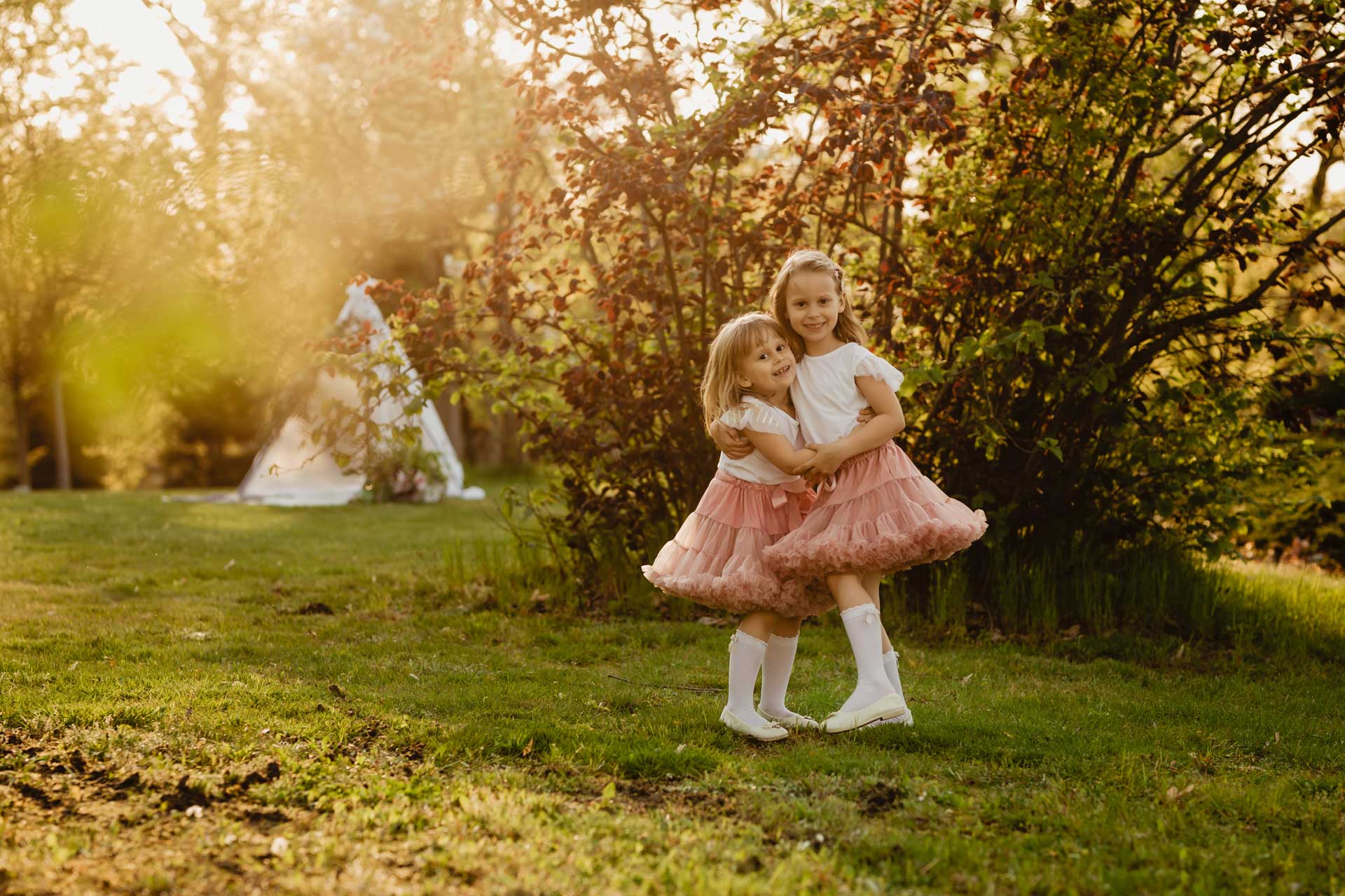 Sesja rodzinna wśród kwitnących magnolii