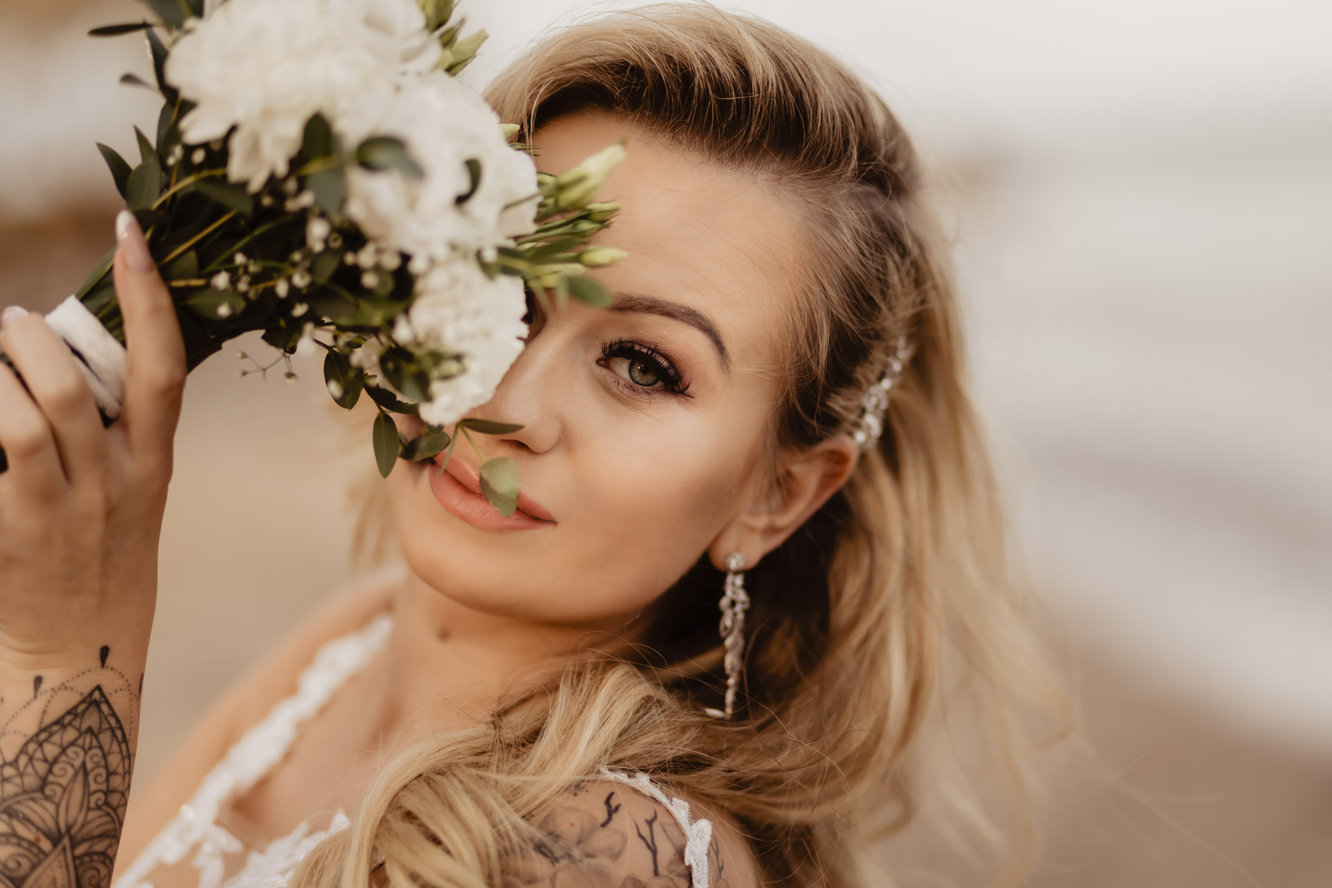 Sesja ślubna nad morzem ze zwierzakami | Klaudia i Piotrek