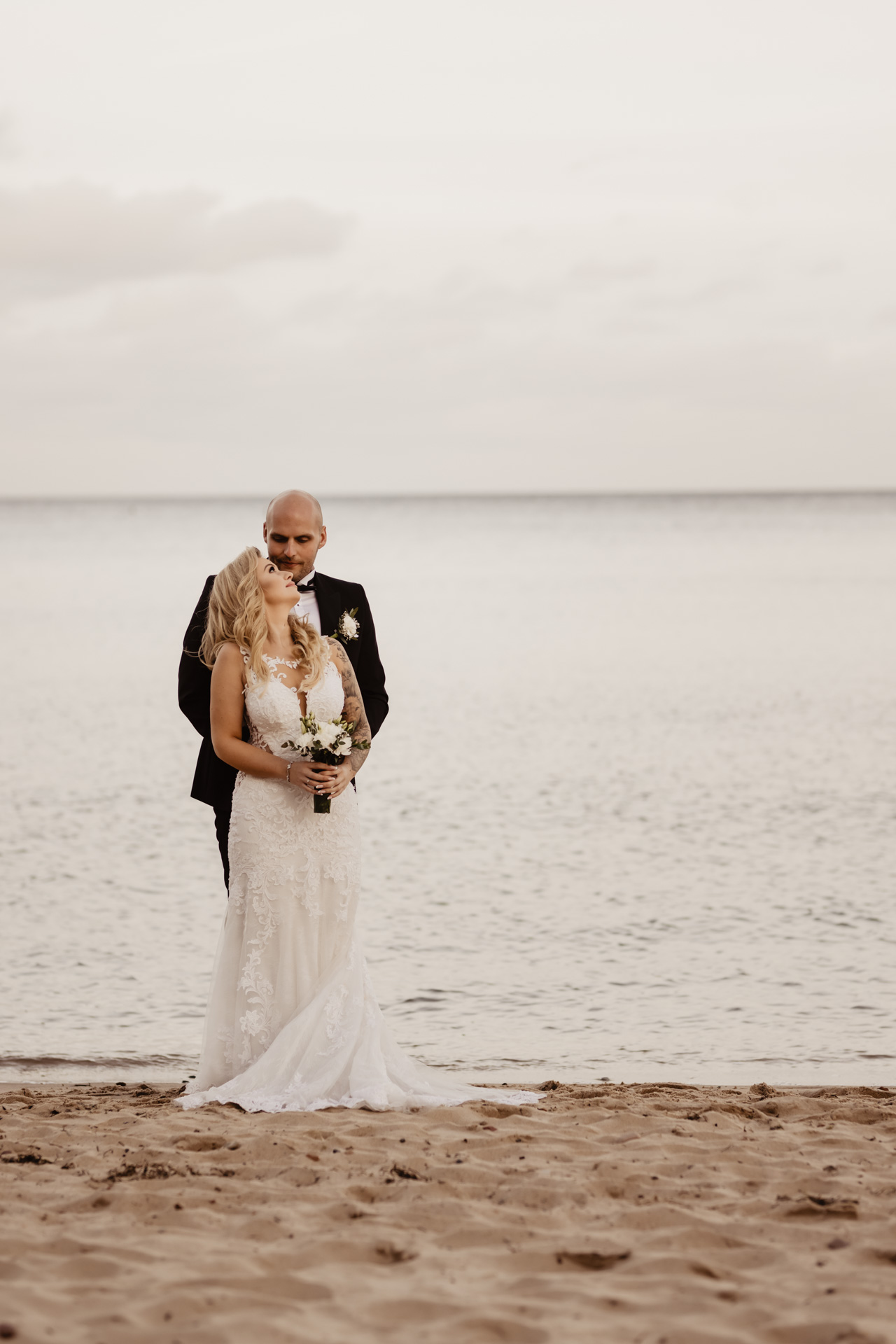 Sesja ślubna nad morzem ze zwierzakami | Klaudia i Piotrek