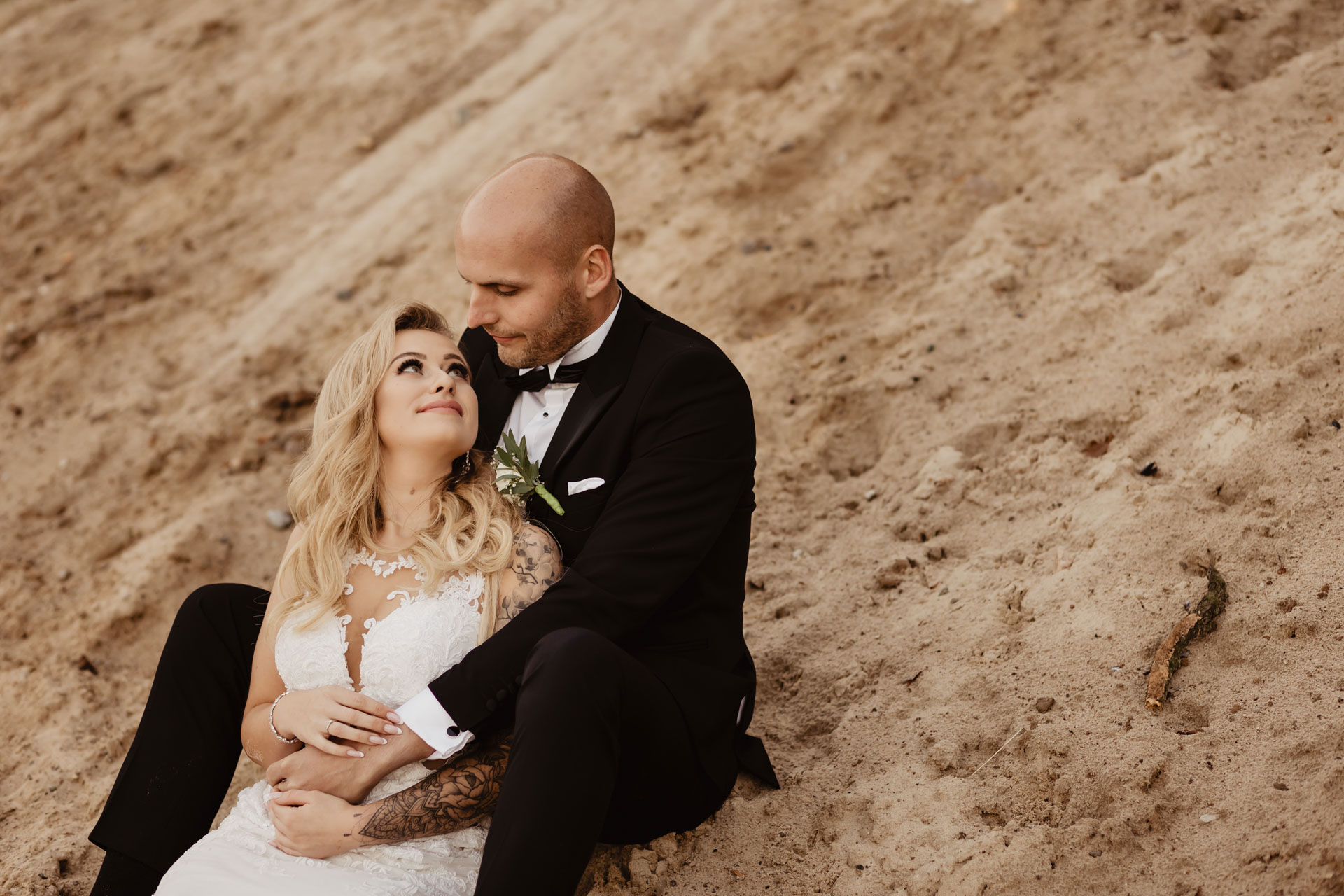 Sesja ślubna nad morzem ze zwierzakami | Klaudia i Piotrek