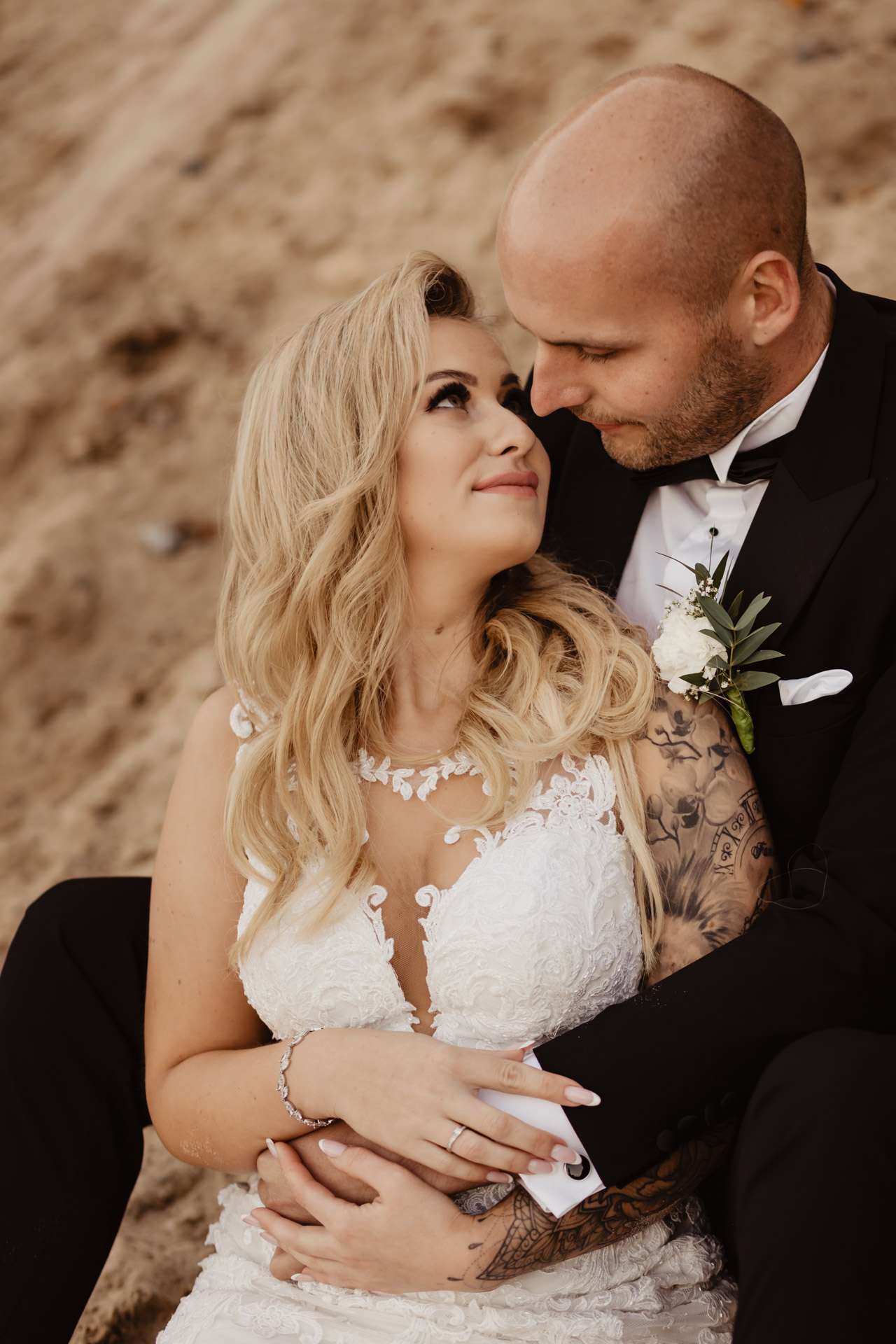 Sesja ślubna nad morzem ze zwierzakami | Klaudia i Piotrek